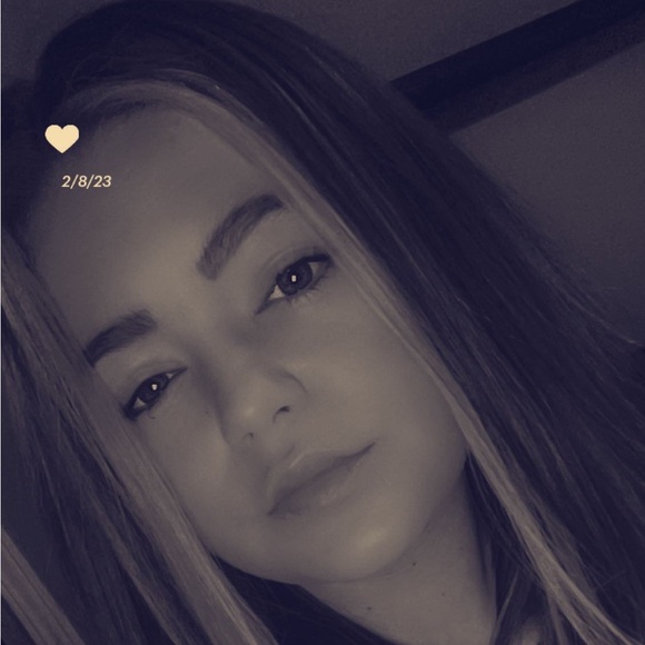 Meet your Posher, Kendall - Picture 1 of 1